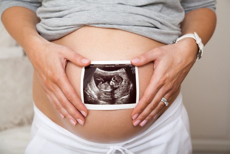 Tuổi thai siêu âm nhỏ hơn tuổi thai chu kỳ kinh có sao không