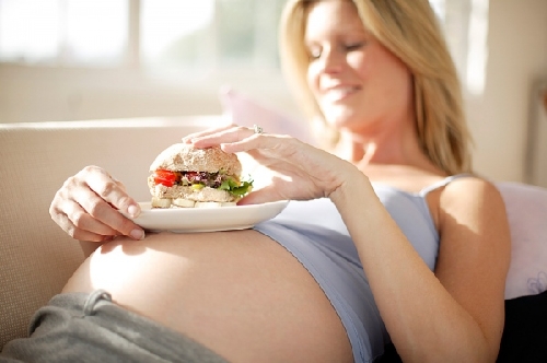 Mẹ đẹp, bé khỏe nhờ 9 cách giảm cân an toàn khi mang thai này