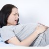 Gần ngày dự sinh bị đau bụng, ra máu có phải dấu hiệu chuyển dạ không?