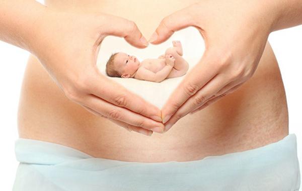 Tại sao mẹ bầu cần bổ sung sắt và axit folic khi mang thai