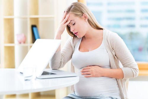 Mang thai 3 tháng đầu uống sắt có bị nóng không?
