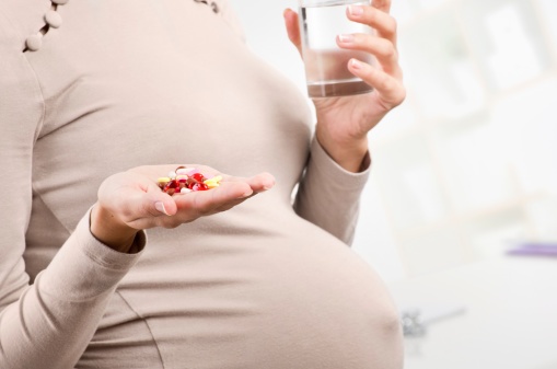 Mang thai có được uống thuốc bổ không?