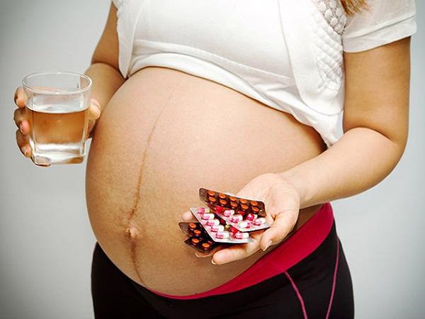 Chuyên gia chỉ cách uống vitamin tổng hợp đúng cách cho phụ nữ trong giai đoạn chuẩn bị mang thai