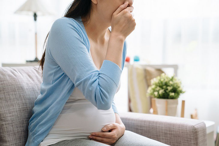 Tại sao uống thuốc sắt bị buồn nôn? 5 cách giảm nôn trớ cấp tốc cho mẹ bầu
