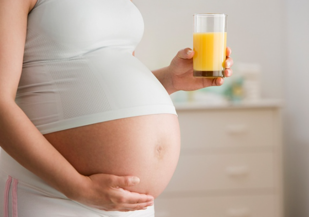 Tại sao uống thuốc sắt bị buồn nôn? 5 cách giảm nôn trớ cấp tốc cho mẹ bầu