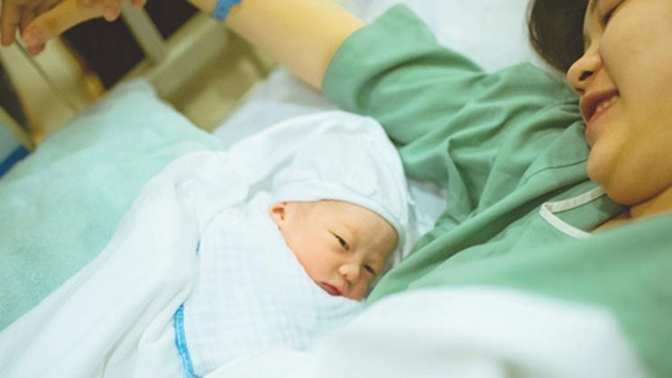 Trẻ sơ sinh uống canxi bị tiêu chảy là vì sao?