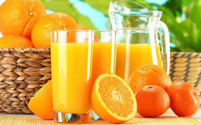 Thiếu máu có uống nước cam được không?