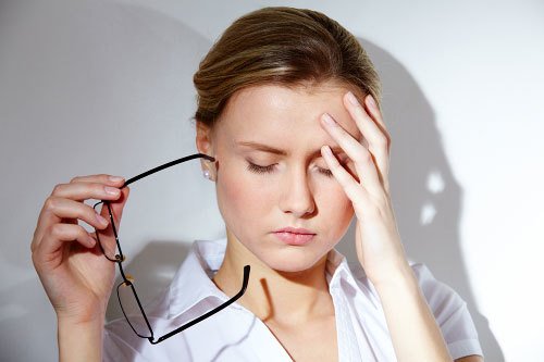 Gội đầu sau sinh bị đau đầu: Làm thế nào để cải thiện?
