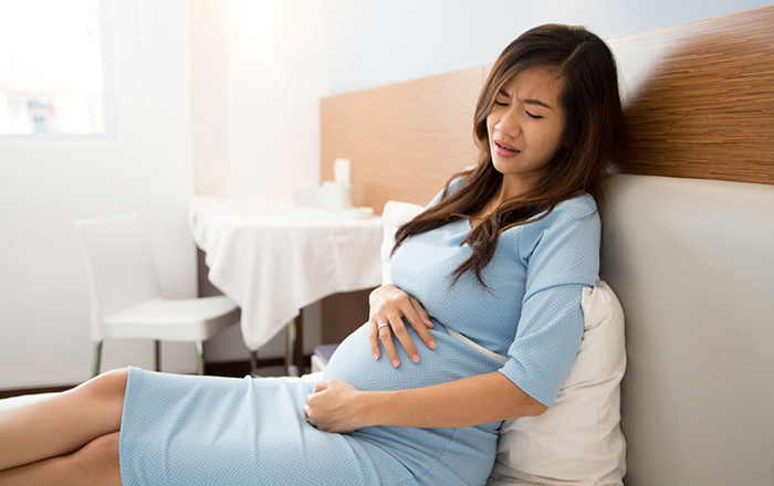 Bị đau bụng ở 3 tháng giữa thai kỳ có sao không?