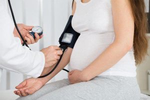 Bị cao huyết áp có nên mang thai không?