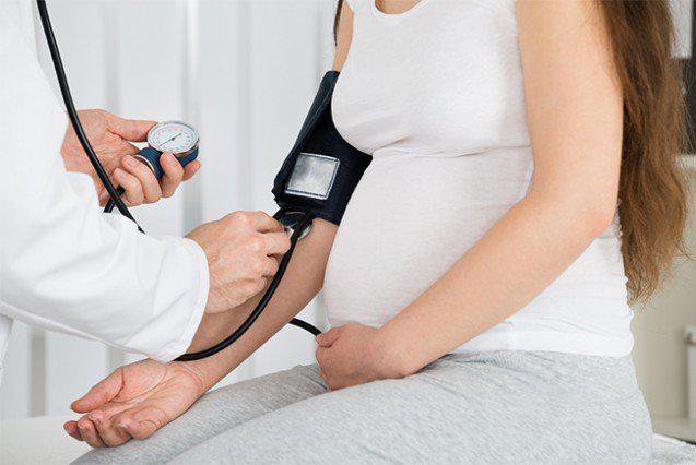 Huyết áp cao khi mang thai tháng cuối có nguy hiểm không