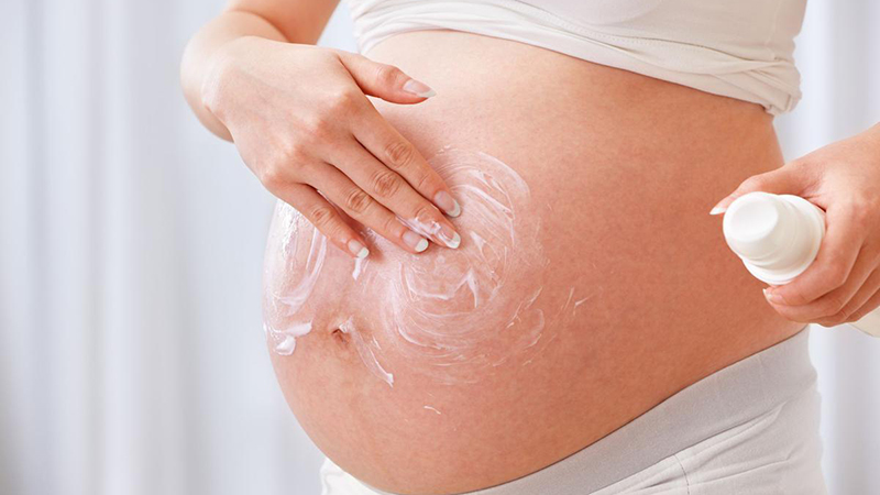 Có nên dùng kem chống rạn da khi mang thai?