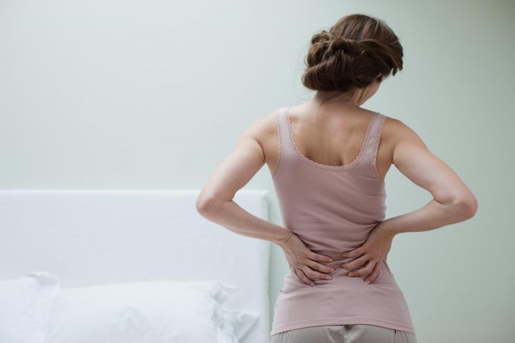 5 cách chữa đau lưng sau sinh mổ mẹ nên biết