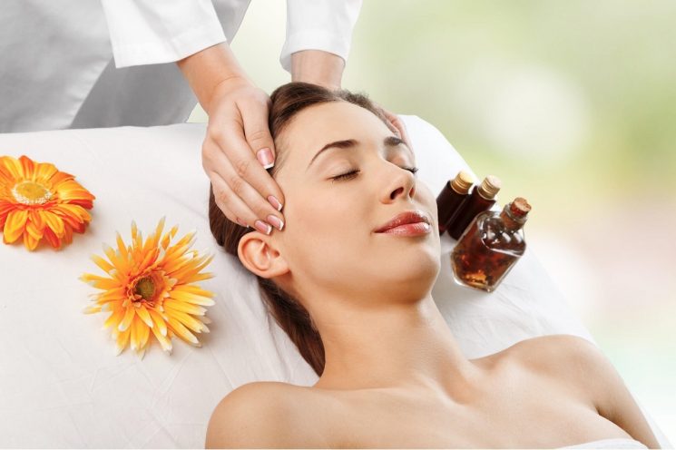 Massage chữa đau đầu sau sinh như thế nào hiệu quả?