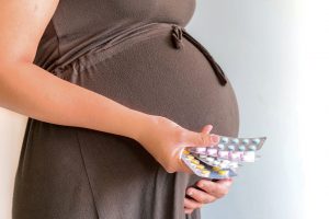 Uống thuốc huyết áp có ảnh hưởng đến thai nhi không?