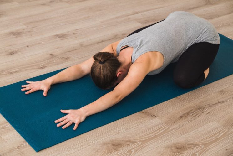 5 động tác yoga cho bà bầu sắp sinh giúp chuyển dạ dễ dàng
