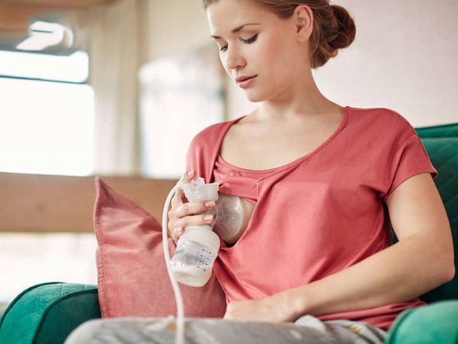 Dùng máy vắt sữa: Tại sao càng hút sữa càng ít
