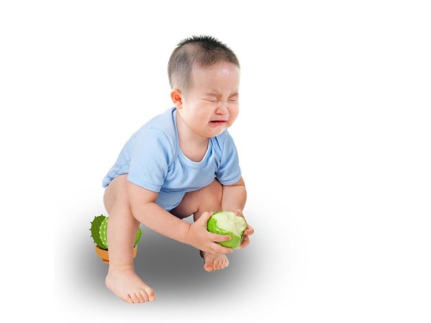 Trẻ sơ sinh bị táo bón lâu ngày có nguy hiểm không?
