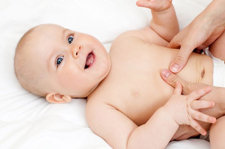 Trẻ sơ sinh bị táo bón phải làm sao để cải thiện?
