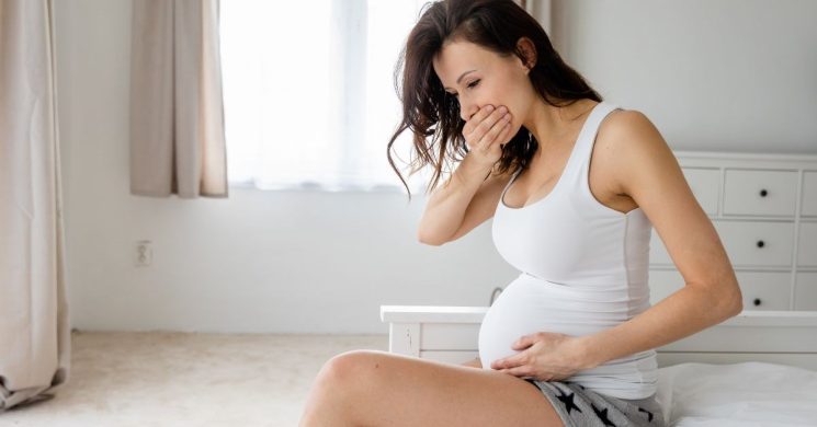 Ăn không tiêu buồn nôn khi mang thai: Mẹ nên làm gì để cải thiện?
