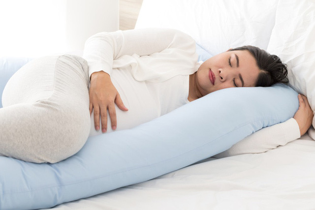 Nguyên nhân tại sao mẹ bầu nằm ngửa bị đau lưng?