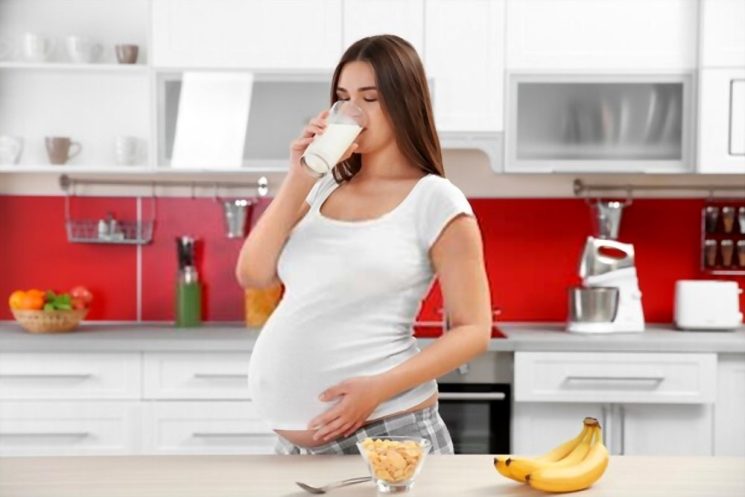 Mẹ bầu nên uống sữa bầu từ tháng mấy của thai kỳ?