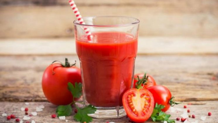 Sau sinh uống nước ép cà chua được không?