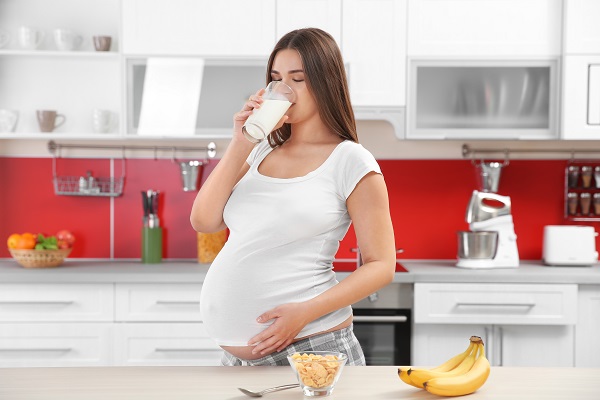 Có nên uống sữa bầu 3 tháng cuối thai kỳ?