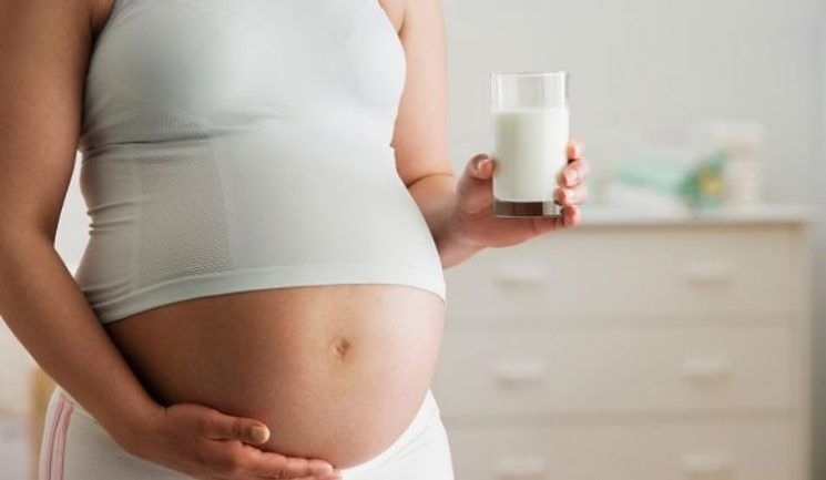 Mẹ bầu nên uống sữa bầu từ tháng mấy của thai kỳ?