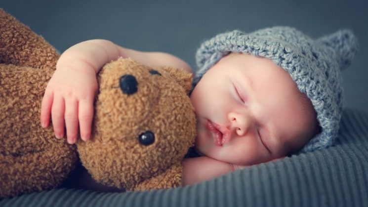 Làm sao để trẻ sơ sinh hết ngủ ngày cày đêm?