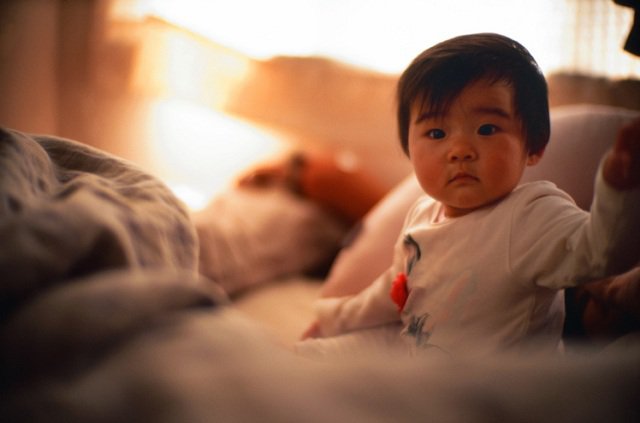 Làm sao để trẻ sơ sinh hết ngủ ngày cày đêm?