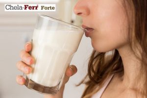 Sinh mổ 1 tháng uống sữa tươi được không?