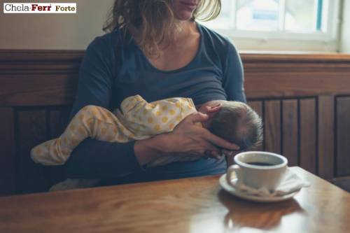 Mẹ sau sinh uống cà phê được không?