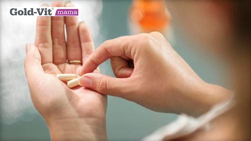 Bà bầu uống vitamin tổng hợp có tốt không? Bà bầu uống vitamin tổng hợp có tốt không?